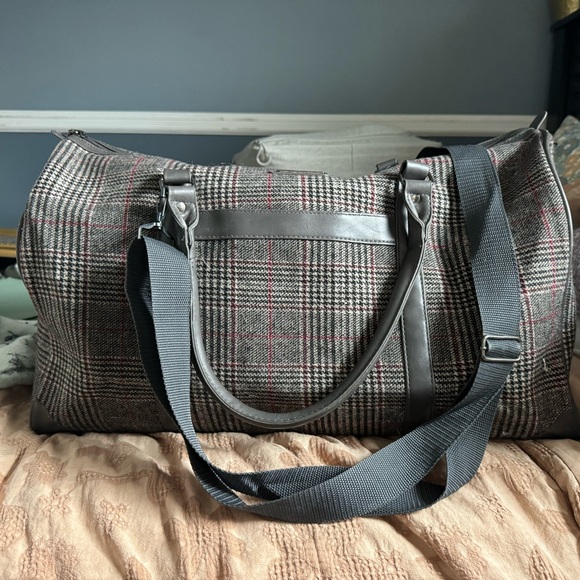 Adrienne Vittadini Duffle Bag - Picture 2 of 8